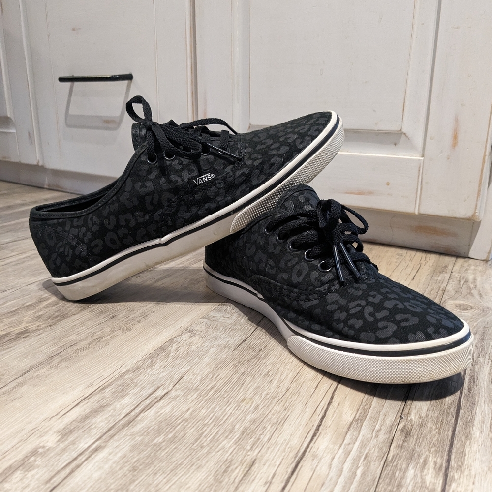 Vans black and white leopard print sneakers size 6.5